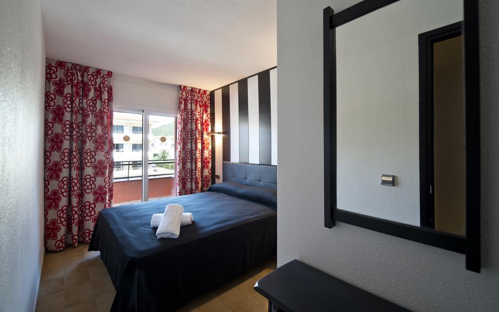 Apartamentos Salles Beach ลาเอสตาร์ติต ห้อง รูปภาพ