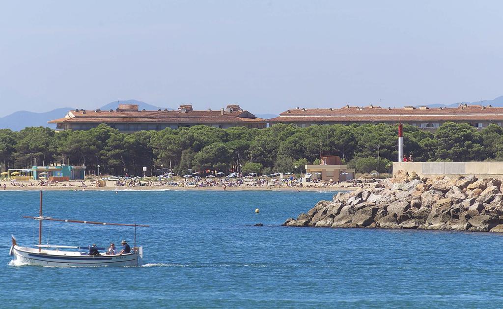 Apartamentos Salles Beach ลาเอสตาร์ติต ภายนอก รูปภาพ