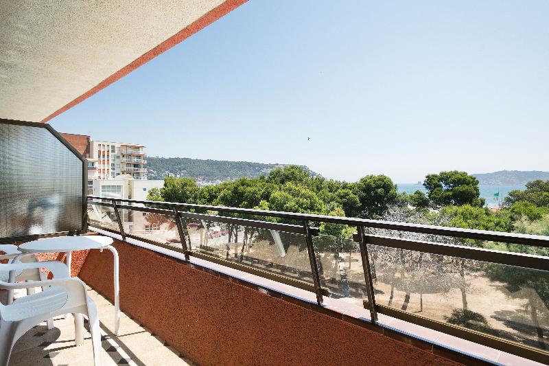 Apartamentos Salles Beach ลาเอสตาร์ติต ภายนอก รูปภาพ