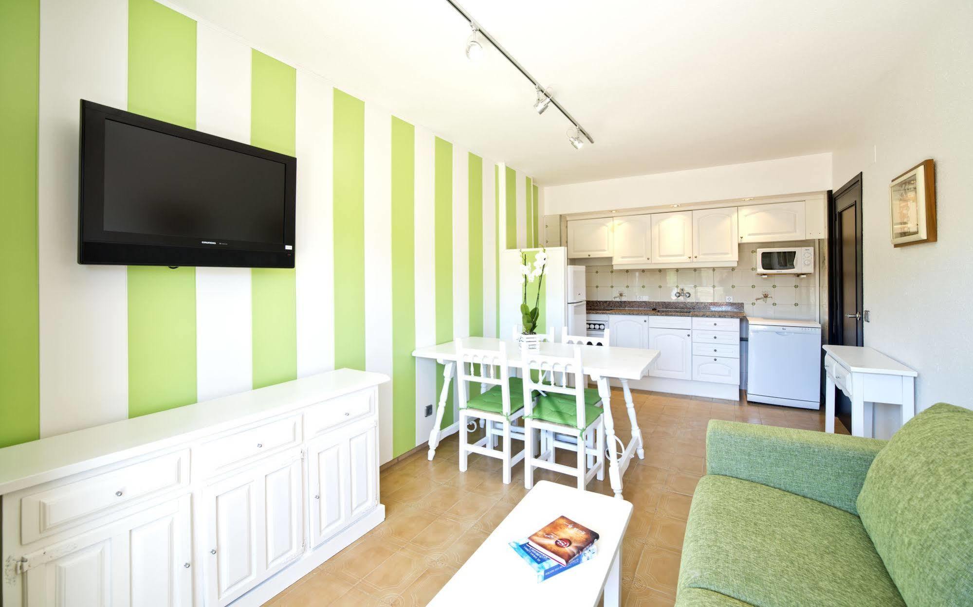 Apartamentos Salles Beach ลาเอสตาร์ติต ภายนอก รูปภาพ